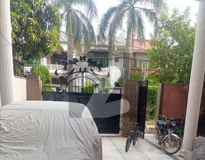 Upper Portion For rent In Lahore Model Town Link Road, Model Town