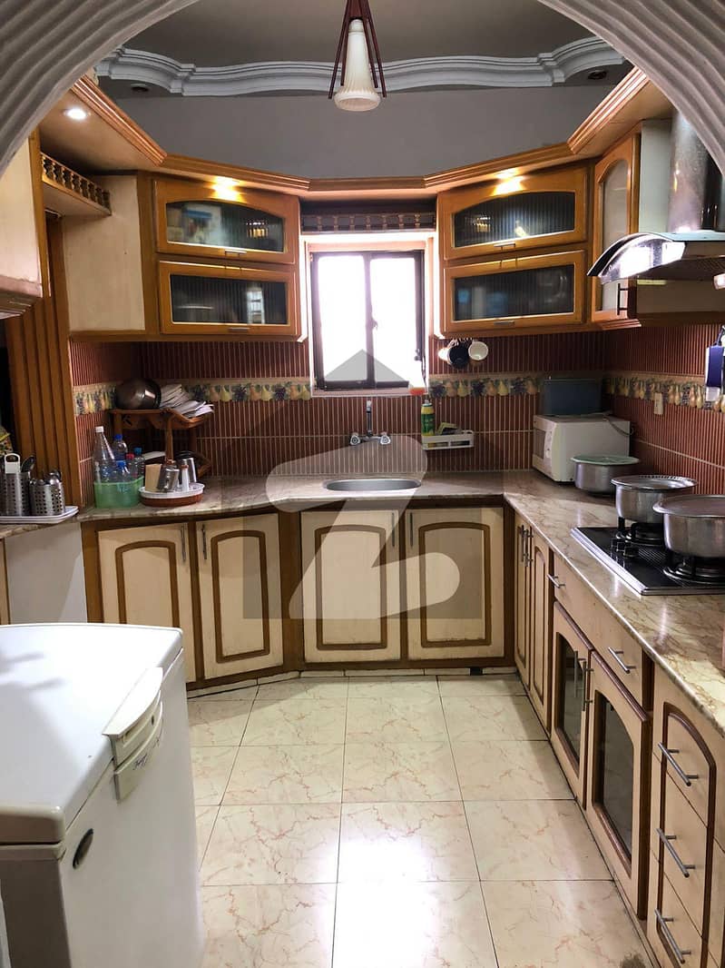 RENOVATED FLAT FOR SALE ( GULSHAN E IQBAL BLOCK 13 A) GulshaneIqbal