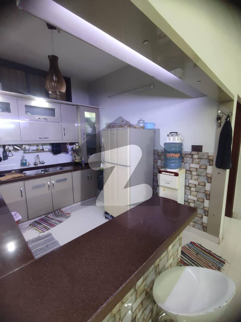 RENOVATED FLAT FOR SALE ( GULSHAN E IQBAL BLOCK 17) GulshaneIqbal