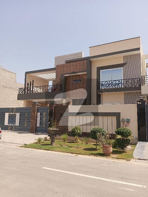 Alnoor Gardan Phase 4 Vvip Civel Complex Mai 15 Marla Parking Facing