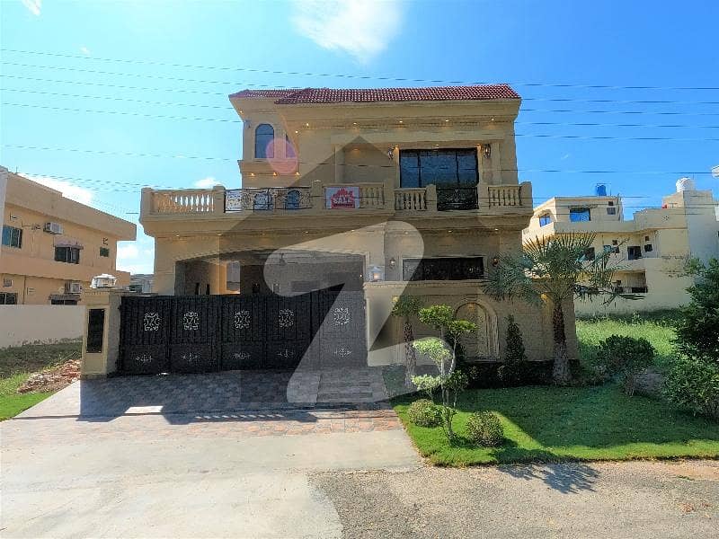 Get A Facing Park 10 Marla House For sale In IEP Engineers Town Block A2 IEP Engineers Town