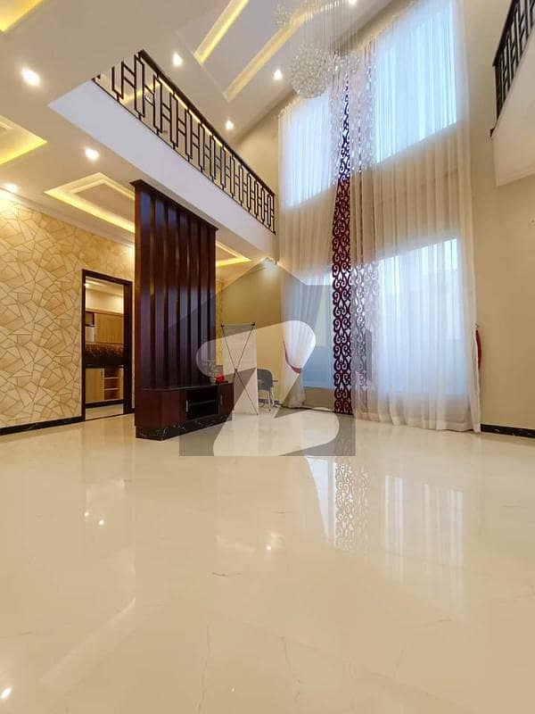 10 Marla Corner Park Facing House for Sale Lake City Sector M7C