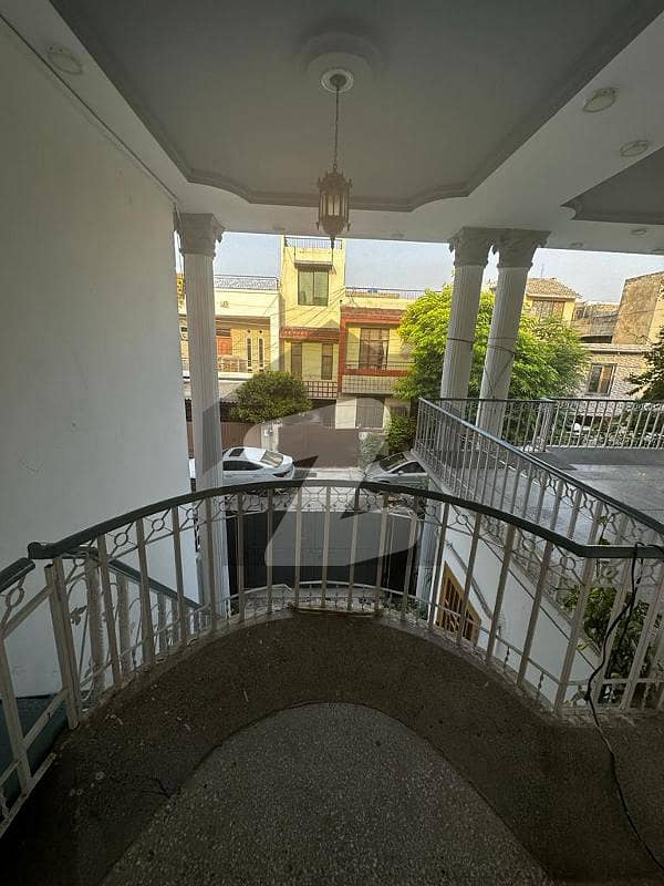 10 marla Inspiration & luxurious Double storey house for sale in Kareem