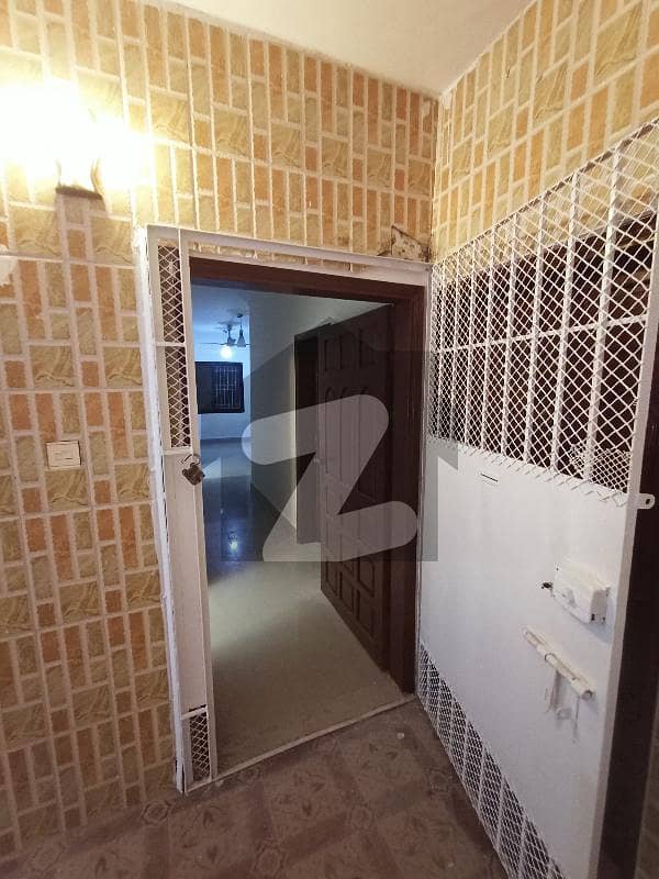 FLAT AVAILABLE FOR RENT. Clifton Block 5, Clifton, Karachi ID46829624