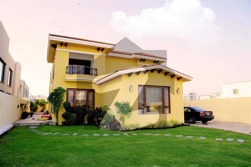 A Masterpiece in Contemporary Architecture Just Like New 1000 Yards