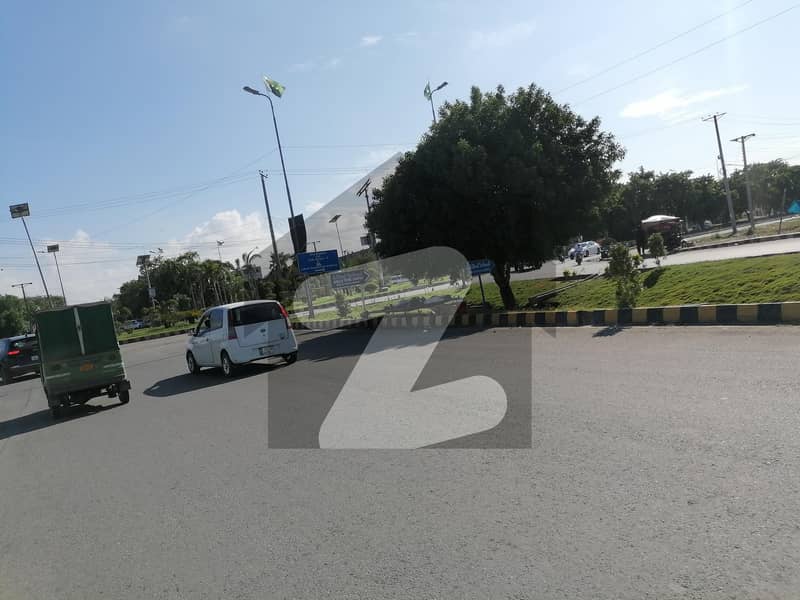 Facing Commercial 1 Kanal Plot Available For Sale In Lda Avenue Block