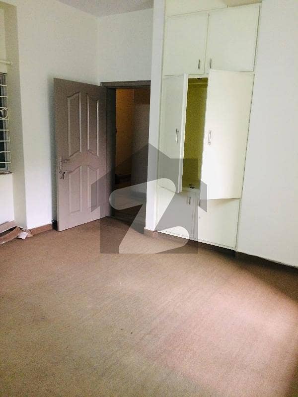 300 Square Feet Flat For rent In The Perfect Location Of Johar Town