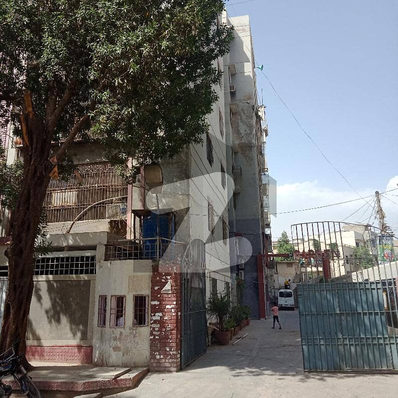 ROSE GARDEN W/O PARK FACING GulistaneJauhar Block 13, Gulistane