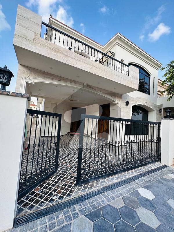 TEN MARLA DESIGNER ONE UNIT HOUSE FOR SALE IN BAHRIA ENCLAVE SECTOR C1. Bahria Enclave, Bahria