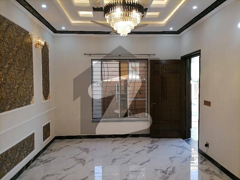 Prime Location 10 Marla House For sale In GulshaneRavi Block E