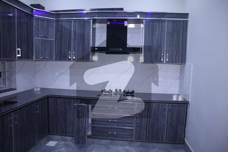 10 MARLA BEAUTIFUL HOUSE FOR SALE Royal Orchard Block E, Royal