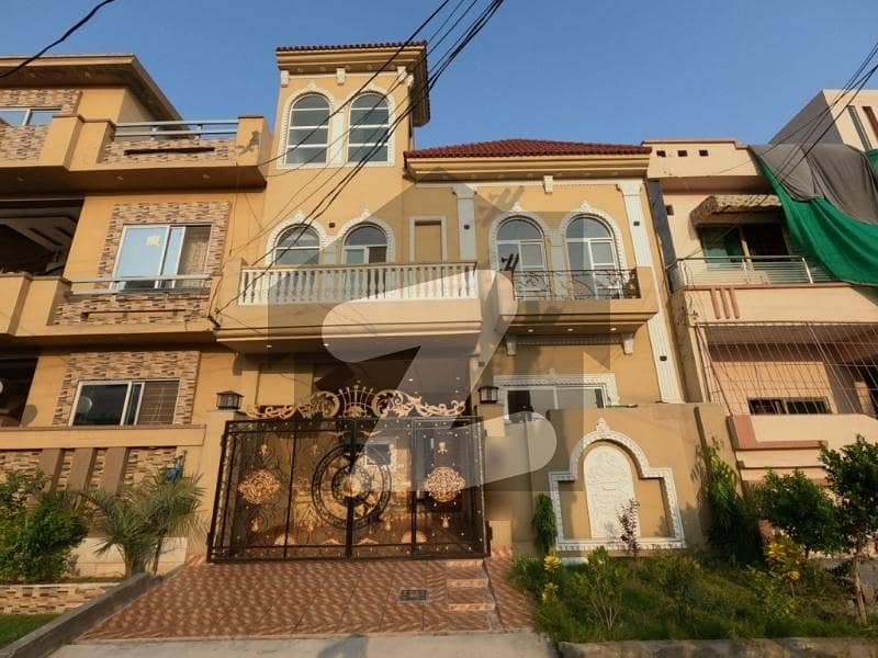 ProminentlyLocated 5 Marla House Available In Jubilee Town Block E