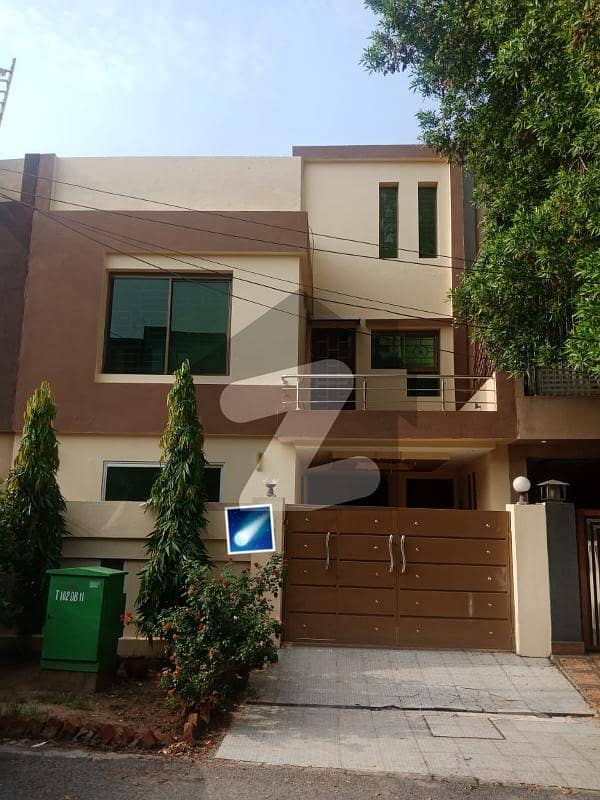 5.5 Marla Slightly Used House For Sale In Bahria Town Lahore Bahria
