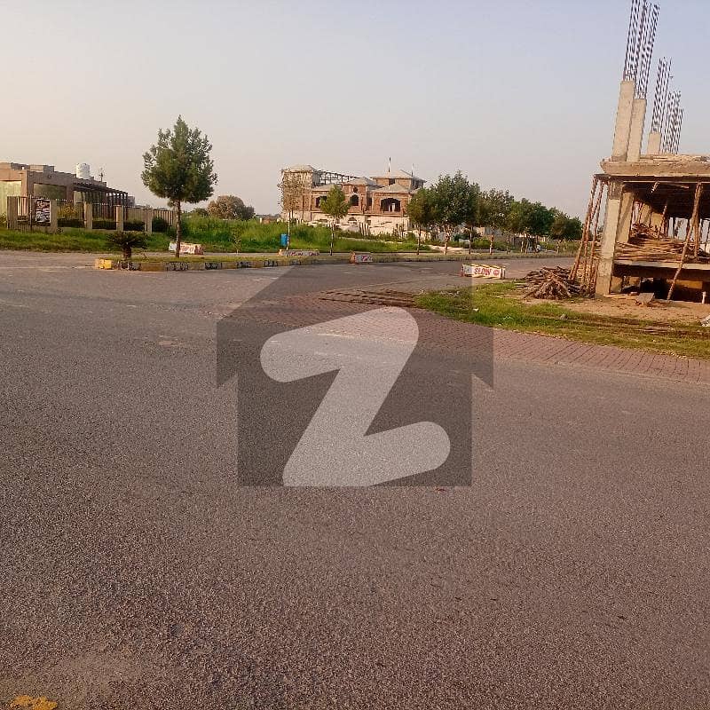 Good location MainBoulevard Road Sir Syed Ahmed Two said double road