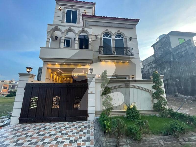 5.5 Marla Most Beautiful Spanish House Is Available For Sale In Citi