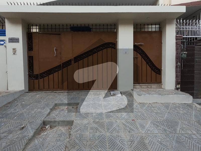 Prime Location 240 Square Yards House Available For Sale In GulistanE