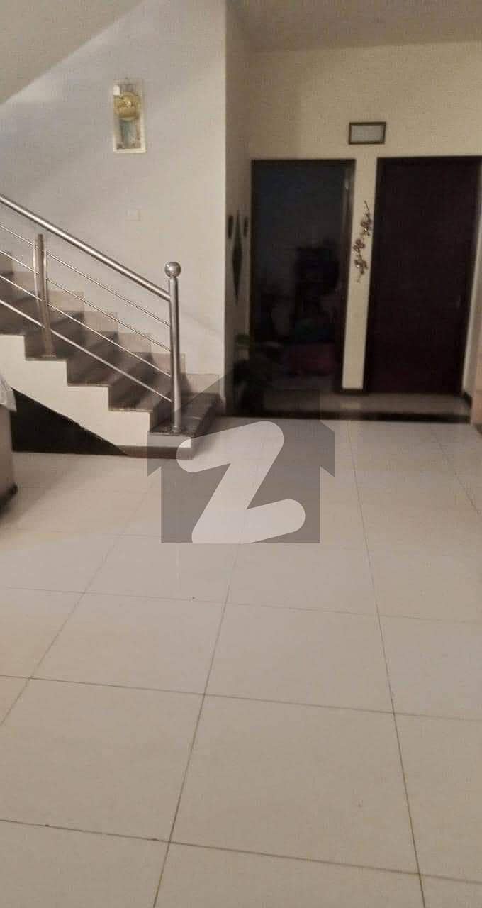 Well Maintain 233 Sq Yd Townhouse For Sale At PECHS Block 6 PECHS Block