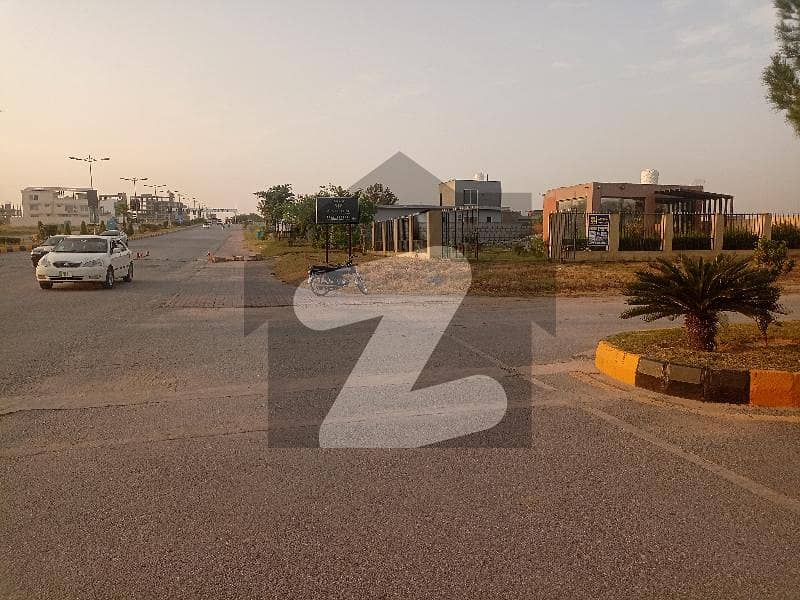 Good Location Main Boulevard Sir Syed Ahmed Road Corner Plot for Sale