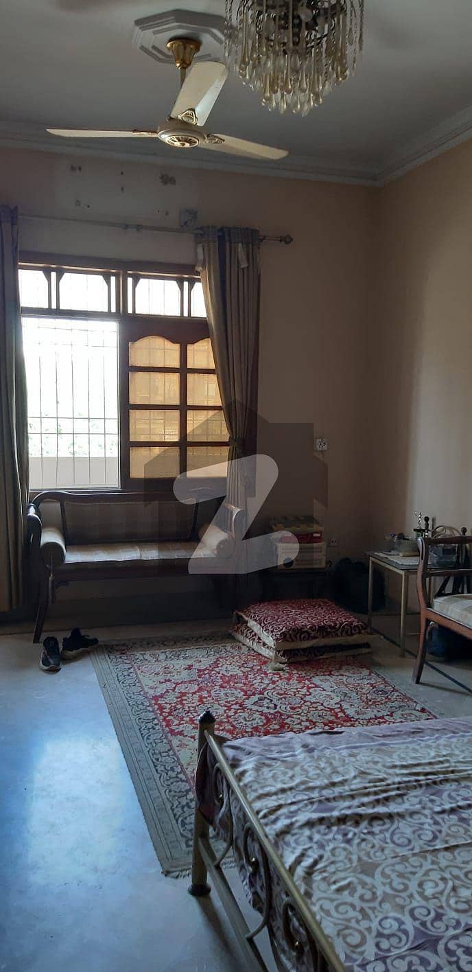 One Unit 240 Yards House For Sale Dividing Road GulistaneJauhar