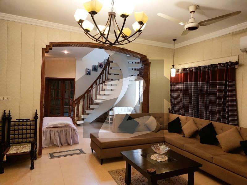 1 Kanal Double Storey Used House Near Farooq Hospital Canal Road For