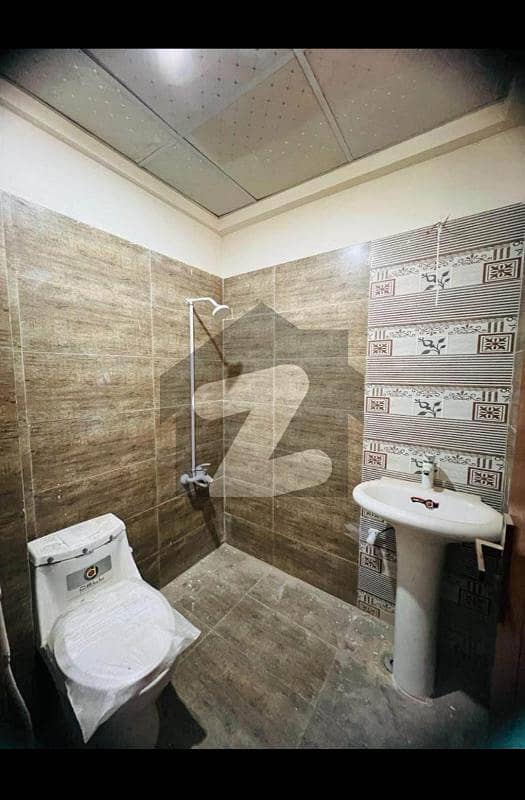 SAKINA PRIDE MAIN UNIVERSITY ROAD 3BED DD FLAT FOR RENT University Road