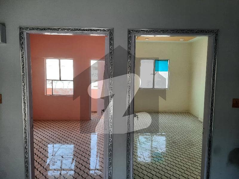 4 Rooms Excellent Renovated Flat North Nazimabad Block G, North