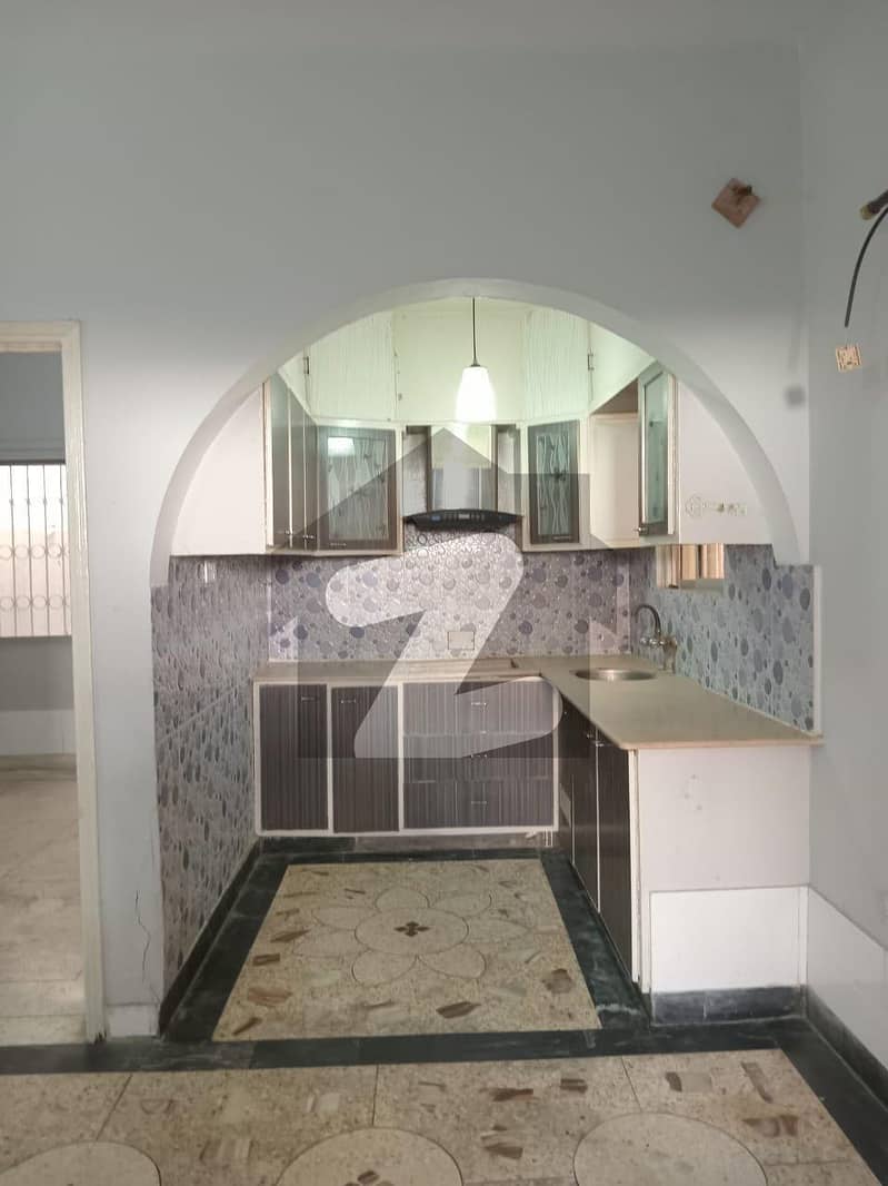 2 BED LOUNGE NEAR PARADISE BAKERY Abul Hassan Isphani Road, Karachi