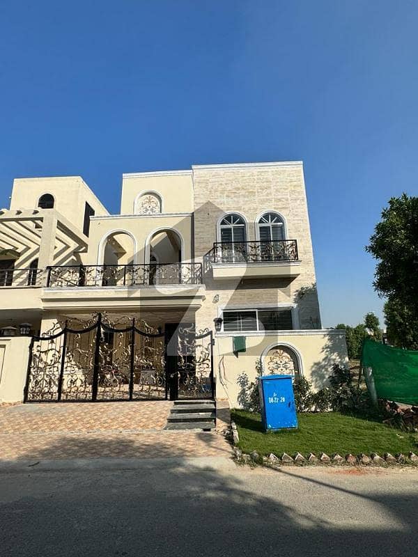 Original Pictures Attached 8 Marla Owner Build House For Sale Direct