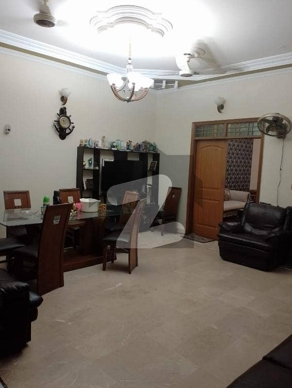 Double Storey 200 Square Yards House Available In GulshanEKaneez