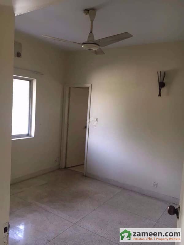 Chapal Beach Luxury Apartment For Rent Clifton Block 4, Clifton