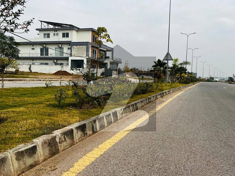 CDA Park Enclave 3 10 Marla 600 Series Heighted Location Solid Land