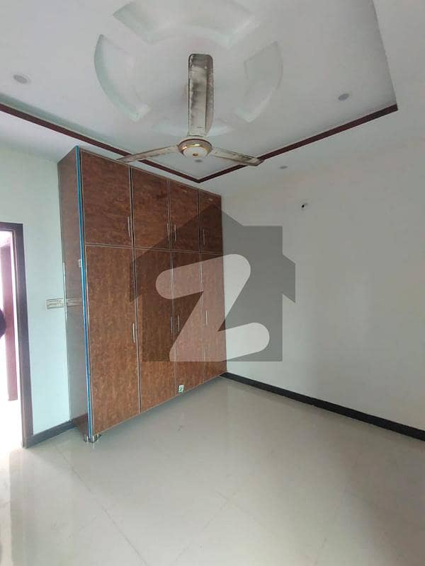 5 Marla 2 Nd Floor Flat For Rent In Eden Boulevard Main College Road