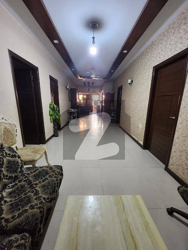 Apartment Full Floor Four Bed 1950 Square Feet, Nishaat Commercial Dha