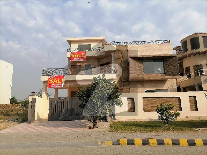 Investors Should sale This House Located Ideally In Naval Anchorage