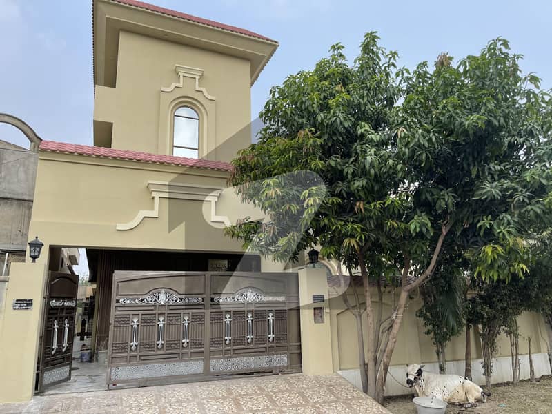 Prime Location CBlock Beautiful House PCSIR Staff Colony, Lahore