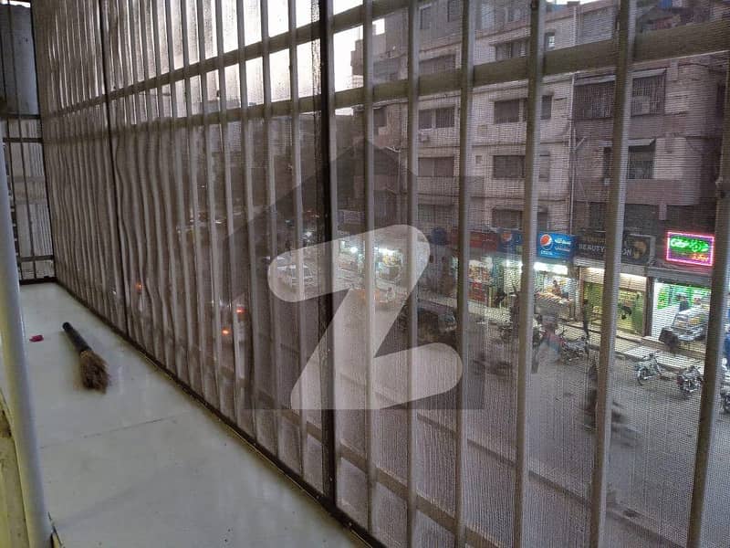 RENOVATED FLAT AVAILABLE FOR RENT ( NEAR HASAN SQUARE) GulshaneIqbal