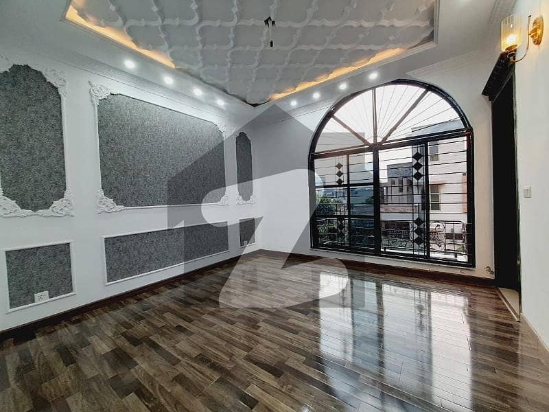 10 MARLA FACING PARK 45 FEET FRONT IN JOHAR TOWN Johar Town, Lahore