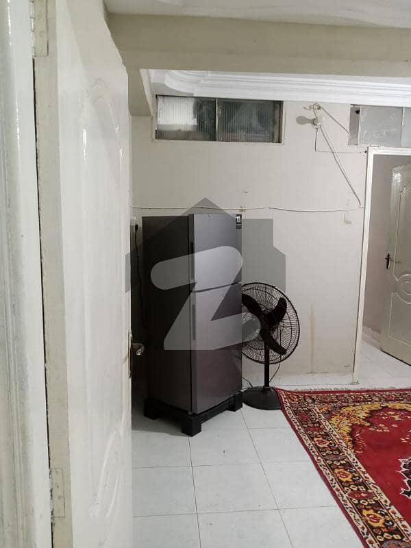 1ST FLOOR FLAT 2 BED LOUNGE AVAILABLE FOR RENT GulshaneIqbal Block