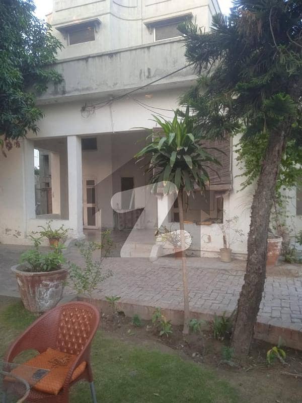 2 Kanal Old House for sale at Land Value in Model Town Block D Model