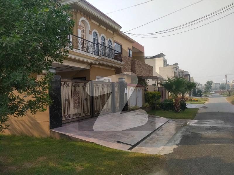 10 Marla Spanish Double Unit House For Sale In OPF Housing Society OPF Housing Scheme, Lahore