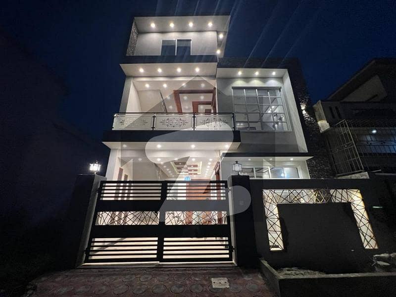 Luxury Designer Independent Double storey House for rent Snobber city