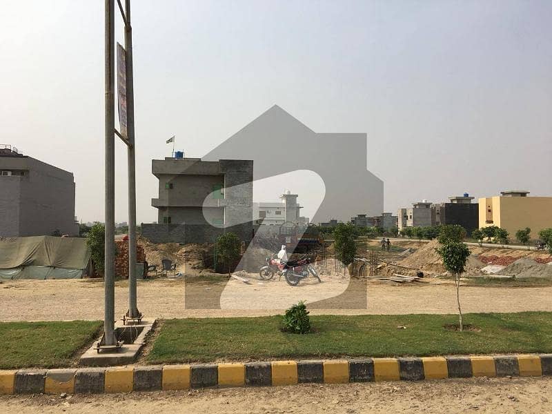 On Easy Installments 5 Marla Plot For Sale In Bismillah Housing Scheme