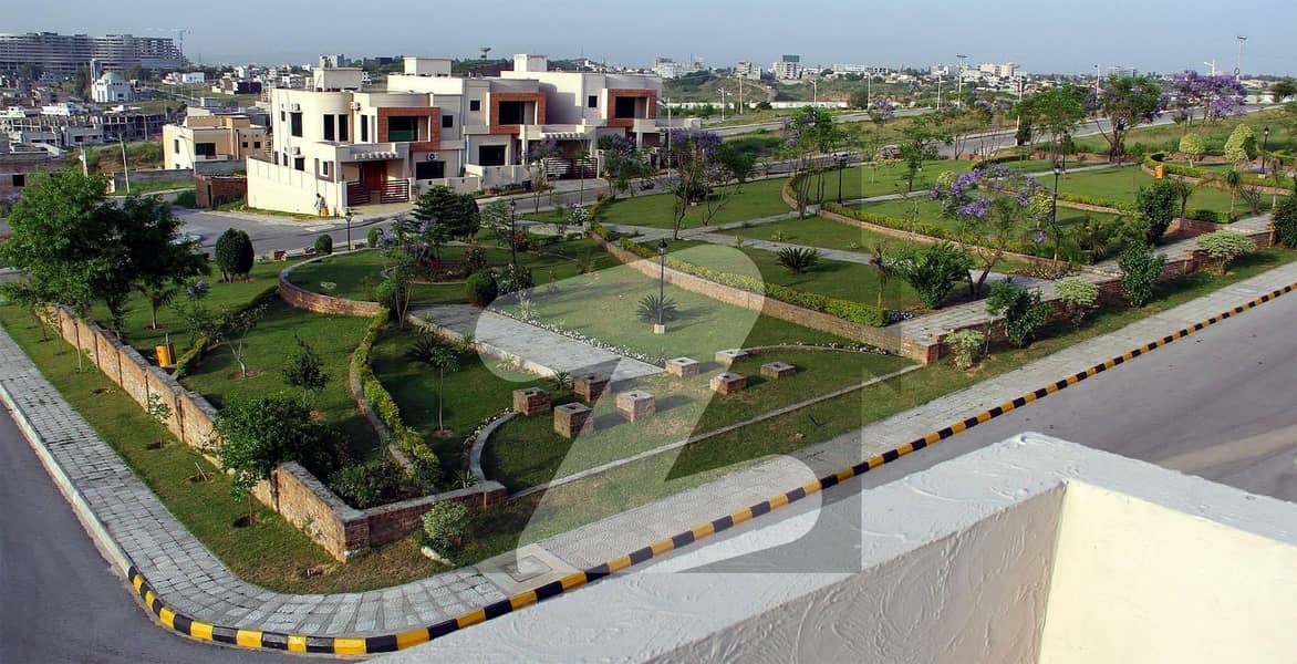10 Marla Plot For Sale In F11 On Ideal Location F11, Islamabad