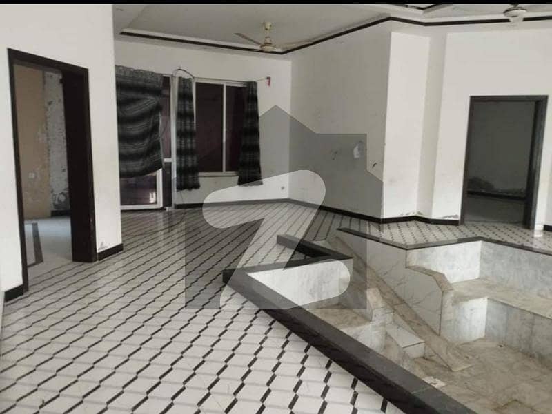 Get Your Hands On House In Green Acres Town Best Area Green Acres Town