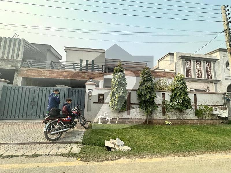 14 Marla Park Facing House For Sale PAF Falcon Complex, Gulberg, Lahore
