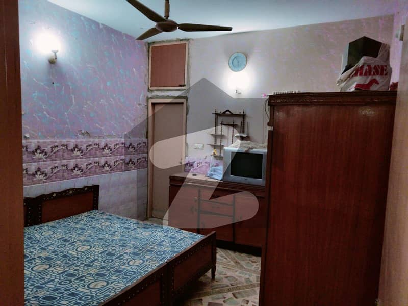 Stunning 120 Square Yards House In Bufferzone Sector 15A/4 Available