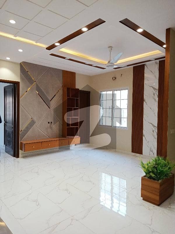 New Town House With Full Basement For Sale Bahadurabad, GulshaneIqbal