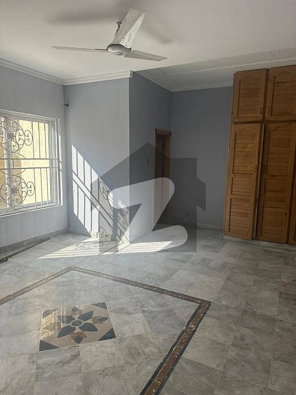 G10/1. Corner 40x80 Duble story House main Roade location available