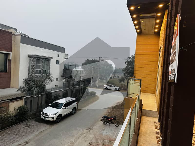 10 MARLA PERFECT LOCATION HOUSE AVAILABLE FOR SALE IN UET HOUSING