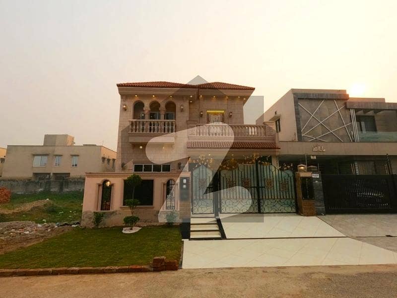 10 Marla House For sale Available In Paragon City Paragon City